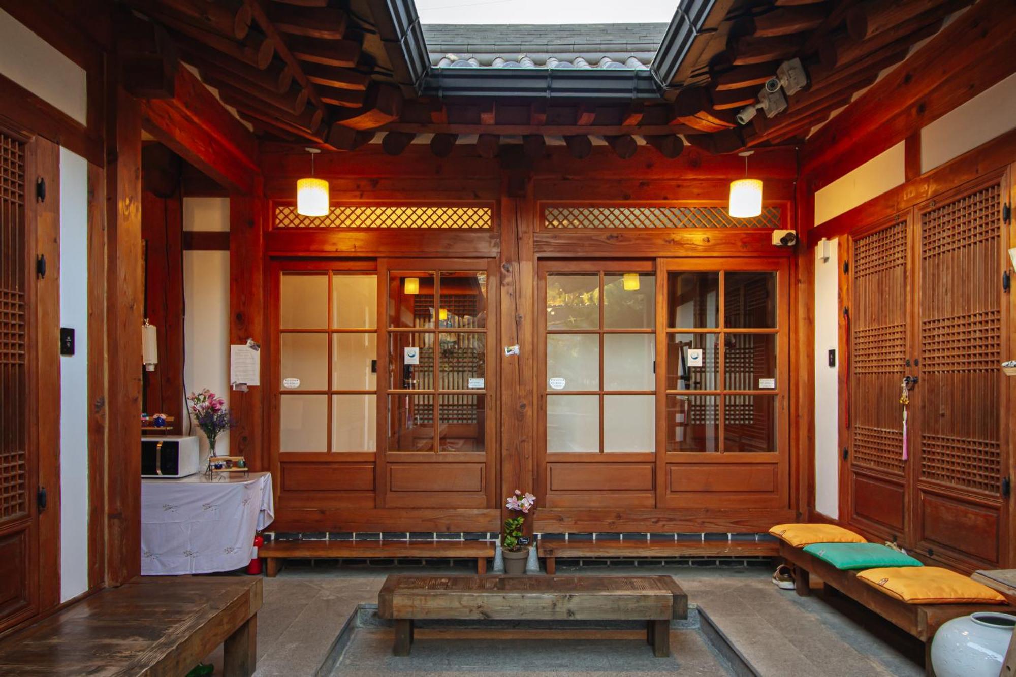 Jeonju Hanok Village Deoksugung Esterno foto